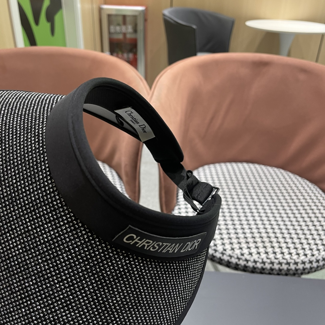  迪奥Dior遮阳帽女夏户外出游百搭防紫外线大
帽檐空顶帽可扎马尾骑车太阳帽