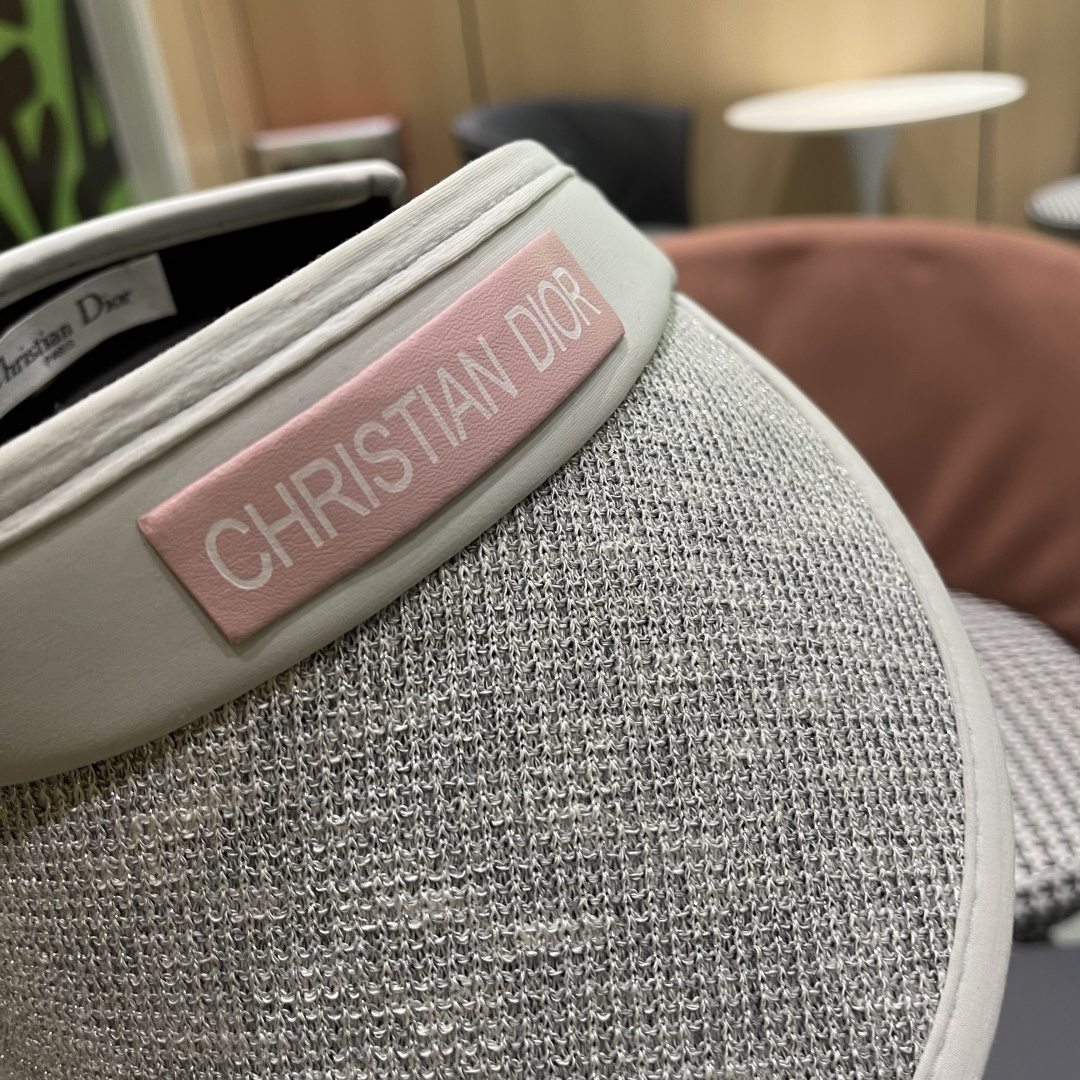  迪奥Dior遮阳帽女夏户外出游百搭防紫外线大
帽檐空顶帽可扎马尾骑车太阳帽