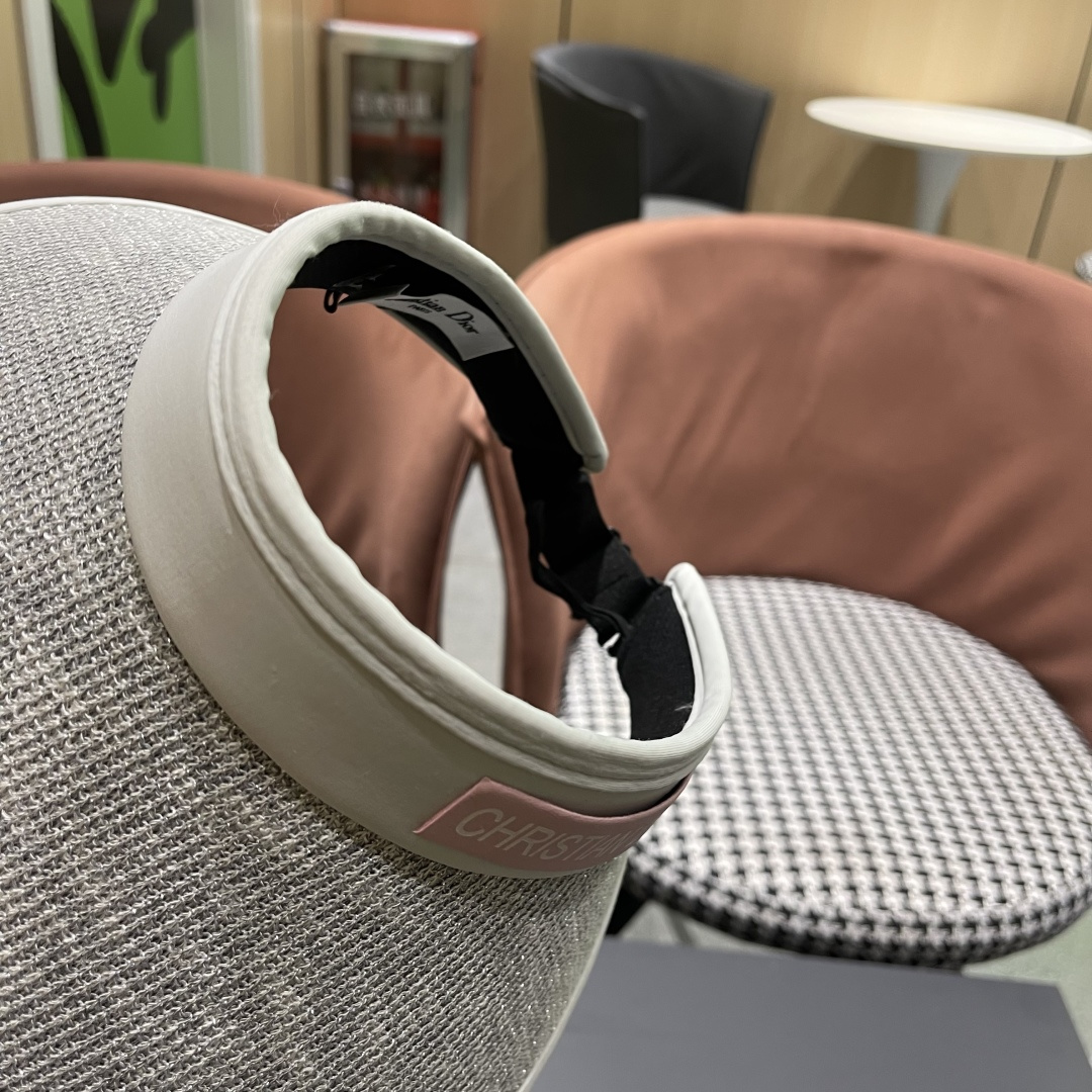  迪奥Dior遮阳帽女夏户外出游百搭防紫外线大
帽檐空顶帽可扎马尾骑车太阳帽