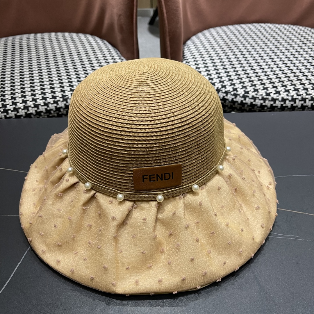  Fendi 芬迪夏季新款珍珠帽子女百搭针织透气户外防晒遮阳帽
夏季蝴蝶结太