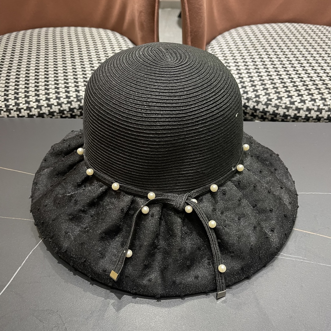  Fendi 芬迪夏季新款珍珠帽子女百搭针织透气户外防晒遮阳帽
夏季蝴蝶结太