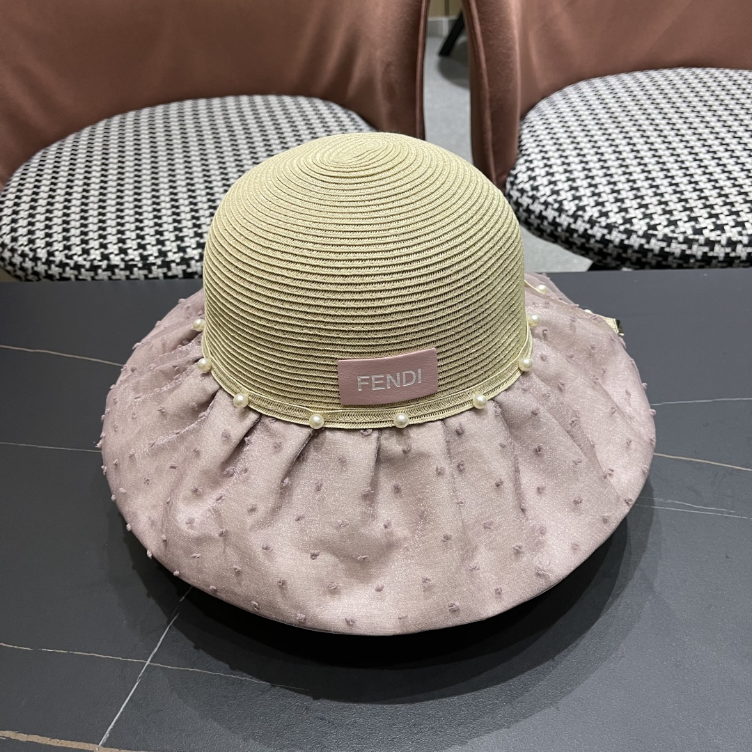  Fendi 芬迪夏季新款珍珠帽子女百搭针织透气户外防晒遮阳帽
夏季蝴蝶结太