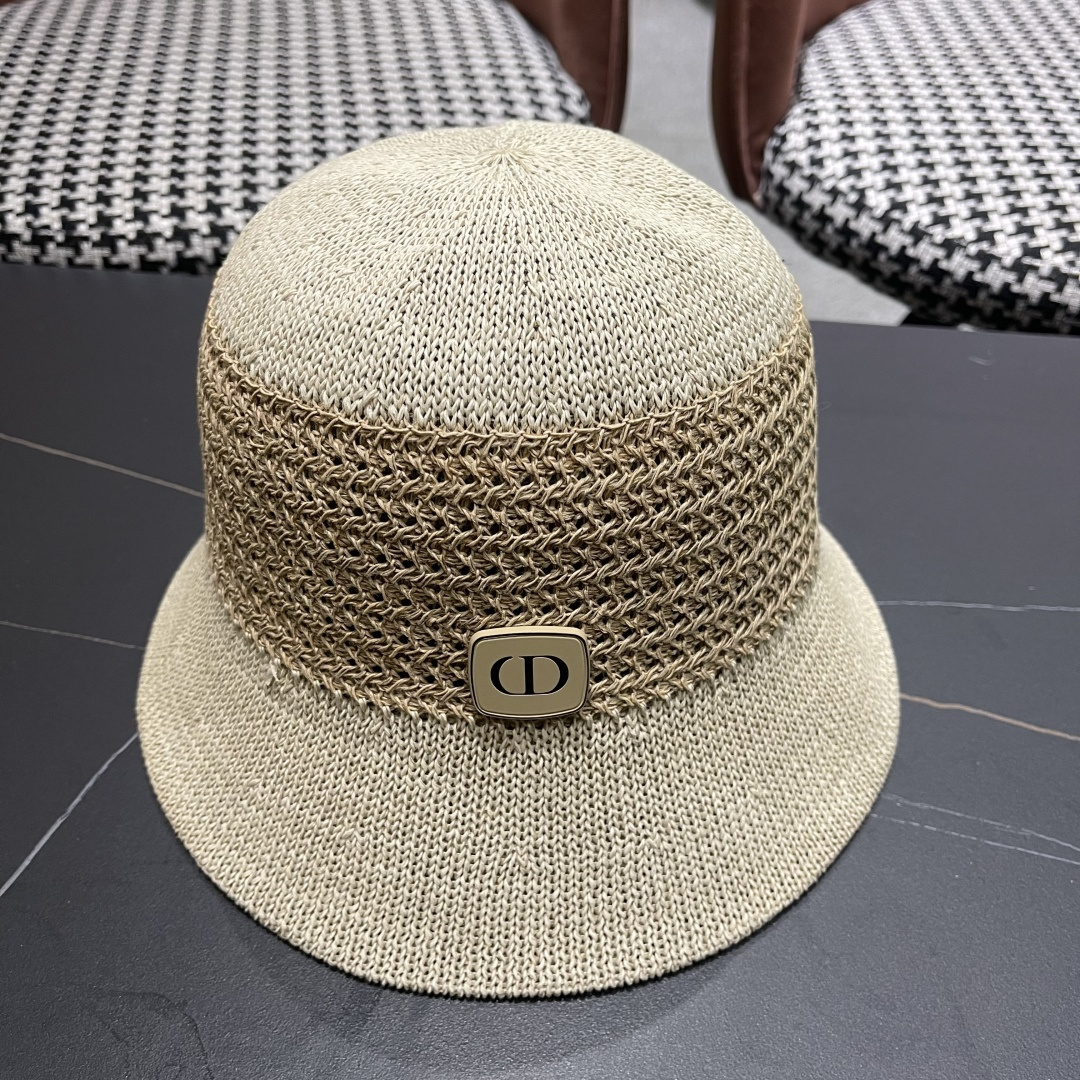  Dior迪奥新款设计感水桶帽前长后短帽条纹简约盆帽透气
镂空防晒撞色太阳帽