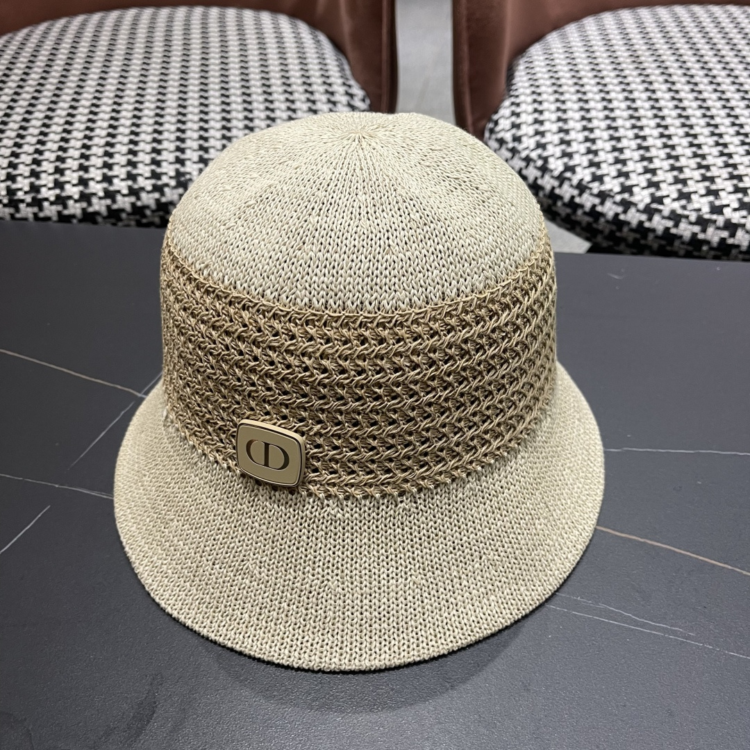 Dior迪奥新款设计感水桶帽前长后短帽条纹简约盆帽透气
镂空防晒撞色太阳帽
