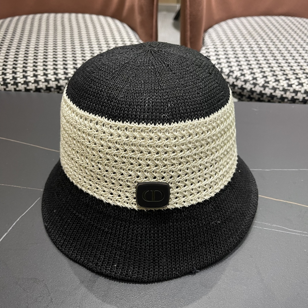  Dior迪奥新款设计感水桶帽前长后短帽条纹简约盆帽透气
镂空防晒撞色太阳帽