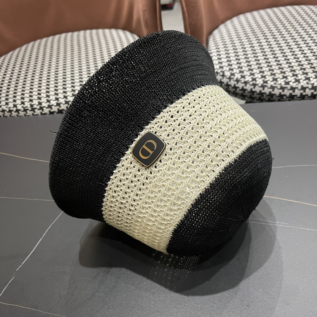  Dior迪奥新款设计感水桶帽前长后短帽条纹简约盆帽透气
镂空防晒撞色太阳帽