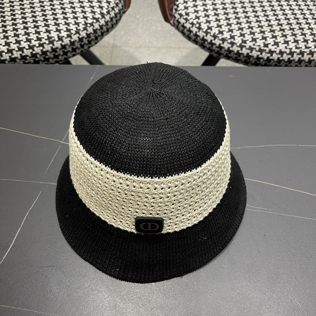  Dior迪奥新款设计感水桶帽前长后短帽条纹简约盆帽透气
镂空防晒撞色太阳帽