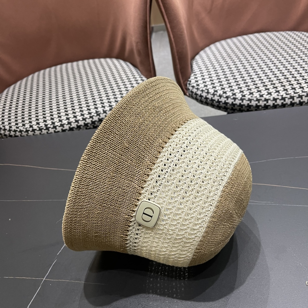  Dior迪奥新款设计感水桶帽前长后短帽条纹简约盆帽透气
镂空防晒撞色太阳帽