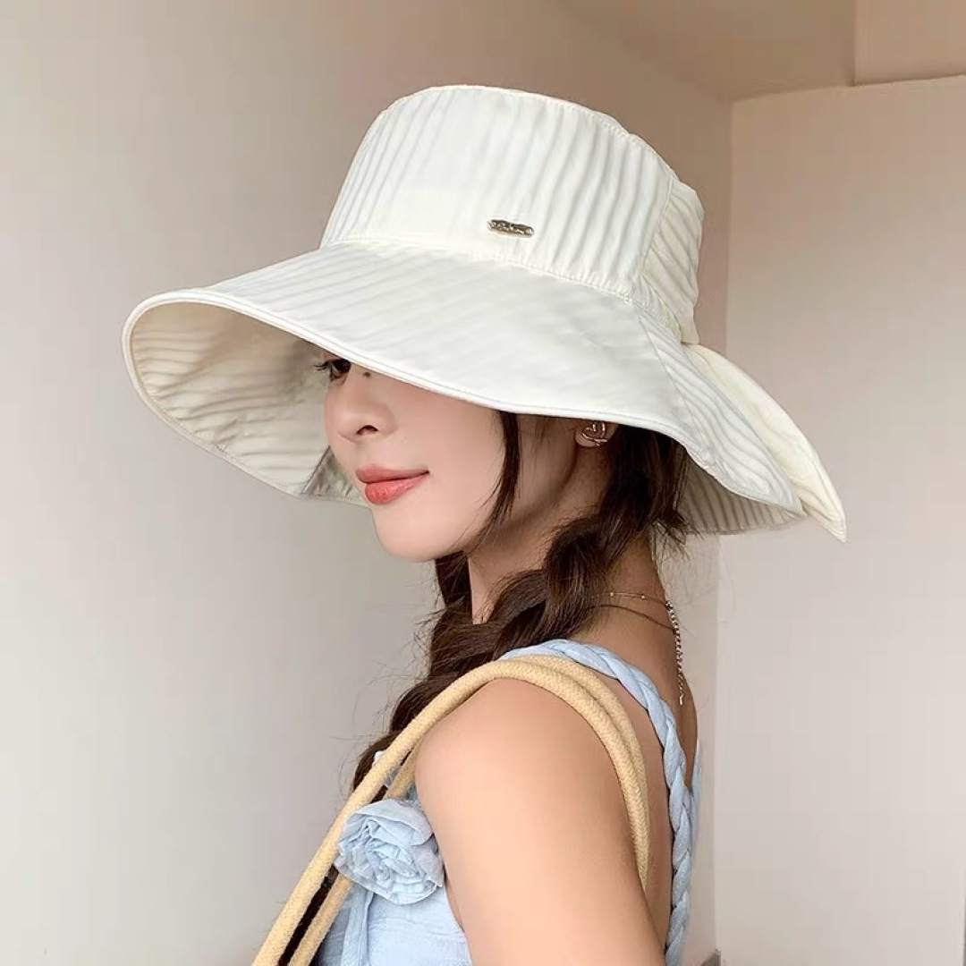  Chanel（香奈儿）2025夏季新款条纹蝴蝶结帽子女休闲百搭渔夫帽户
外遮阳防晒太阳帽