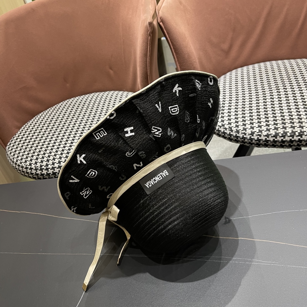  balenciaga 巴黎世家 啄木鸟夏季2025新款遮阳帽子女士大帽檐渔
夫帽户外防紫外线防晒帽