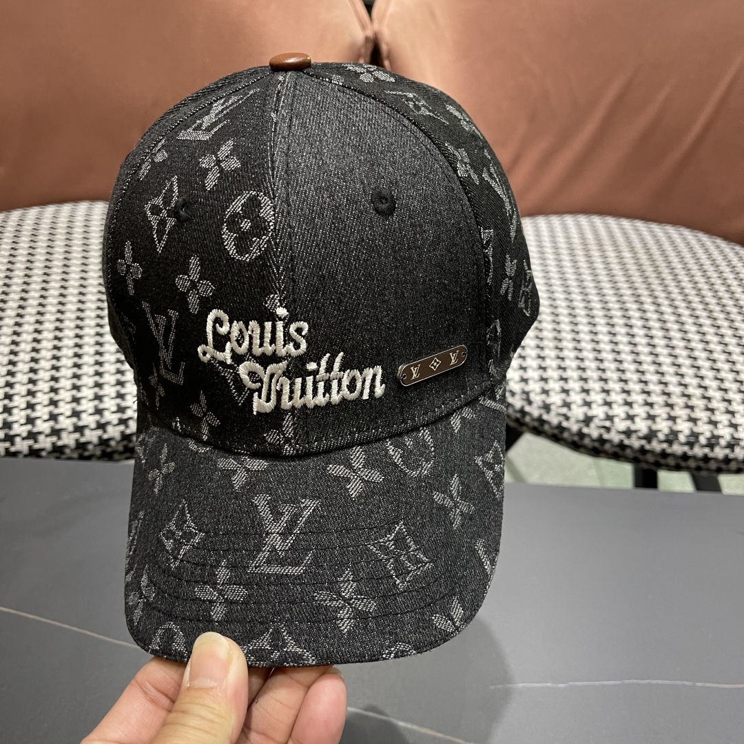  LV(路易威登)新款原单棒球帽，11开模订制，原版牛仔布料，做工细致完美，质量超赞，基础头围56，贴片