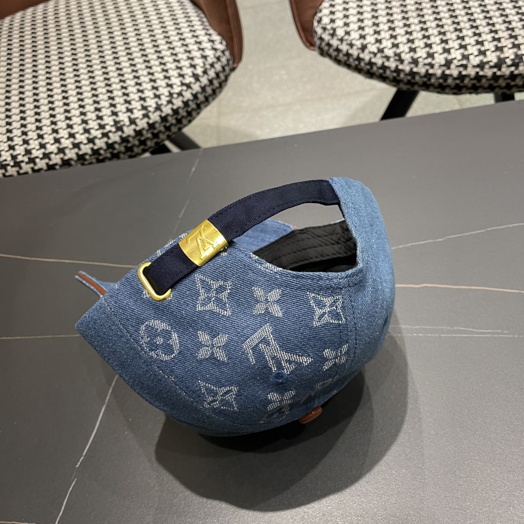  LV(路易威登)新款原单棒球帽，11开模订制，原版牛仔布料，做工细致完美，质量超赞，基础头围56，贴片