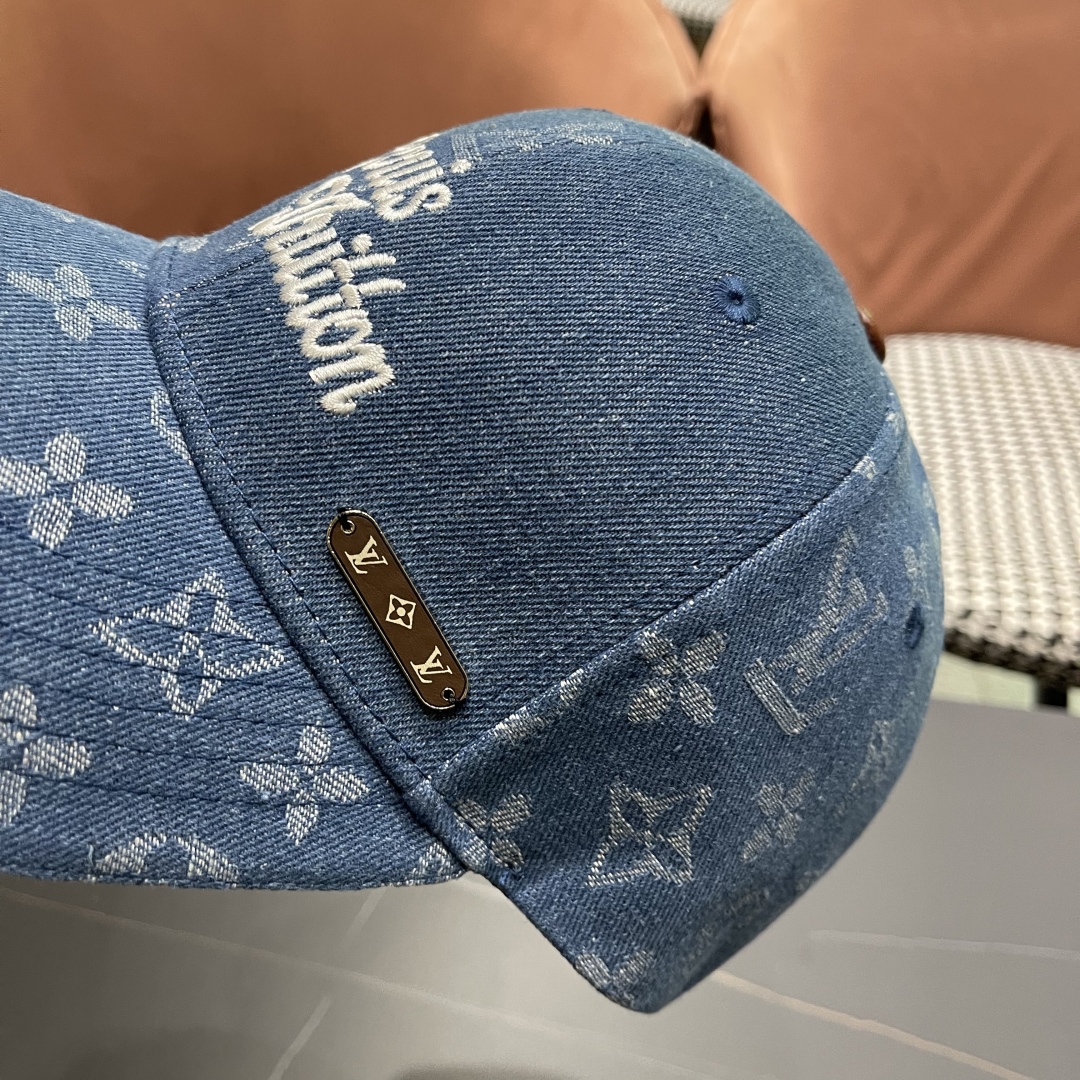  LV(路易威登)新款原单棒球帽，11开模订制，原版牛仔布料，做工细致完美，质量超赞，基础头围56，贴片