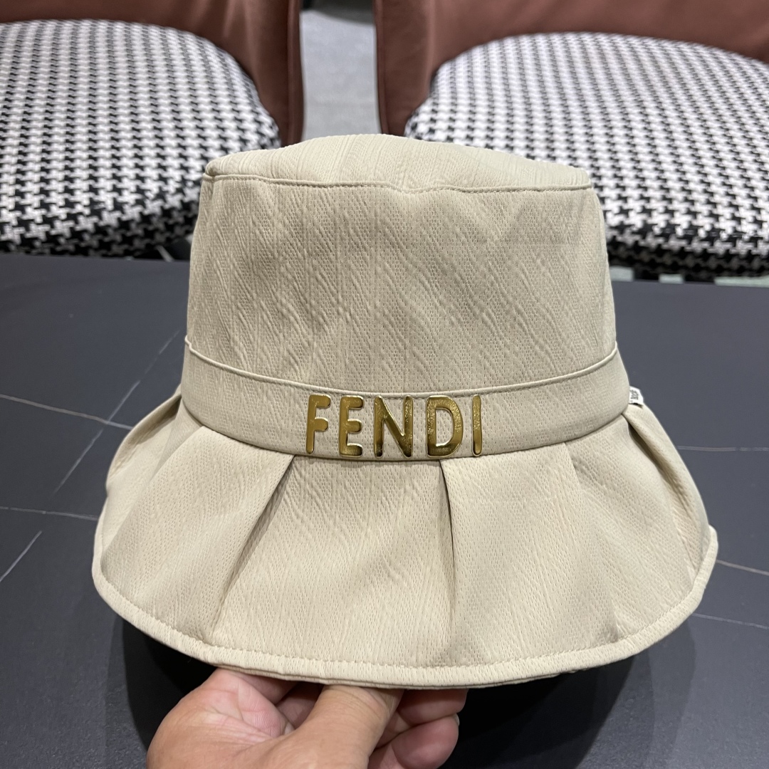  芬迪FENDI荷叶边显脸小渔夫帽子女春夏季蝴蝶结纯
色遞阳帽出游防晒帽