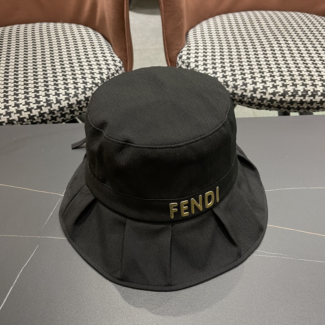  芬迪FENDI荷叶边显脸小渔夫帽子女春夏季蝴蝶结纯
色遞阳帽出游防晒帽