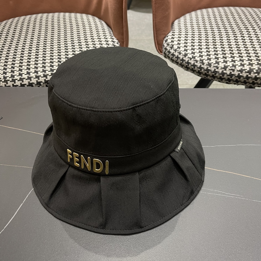  芬迪FENDI荷叶边显脸小渔夫帽子女春夏季蝴蝶结纯
色遞阳帽出游防晒帽