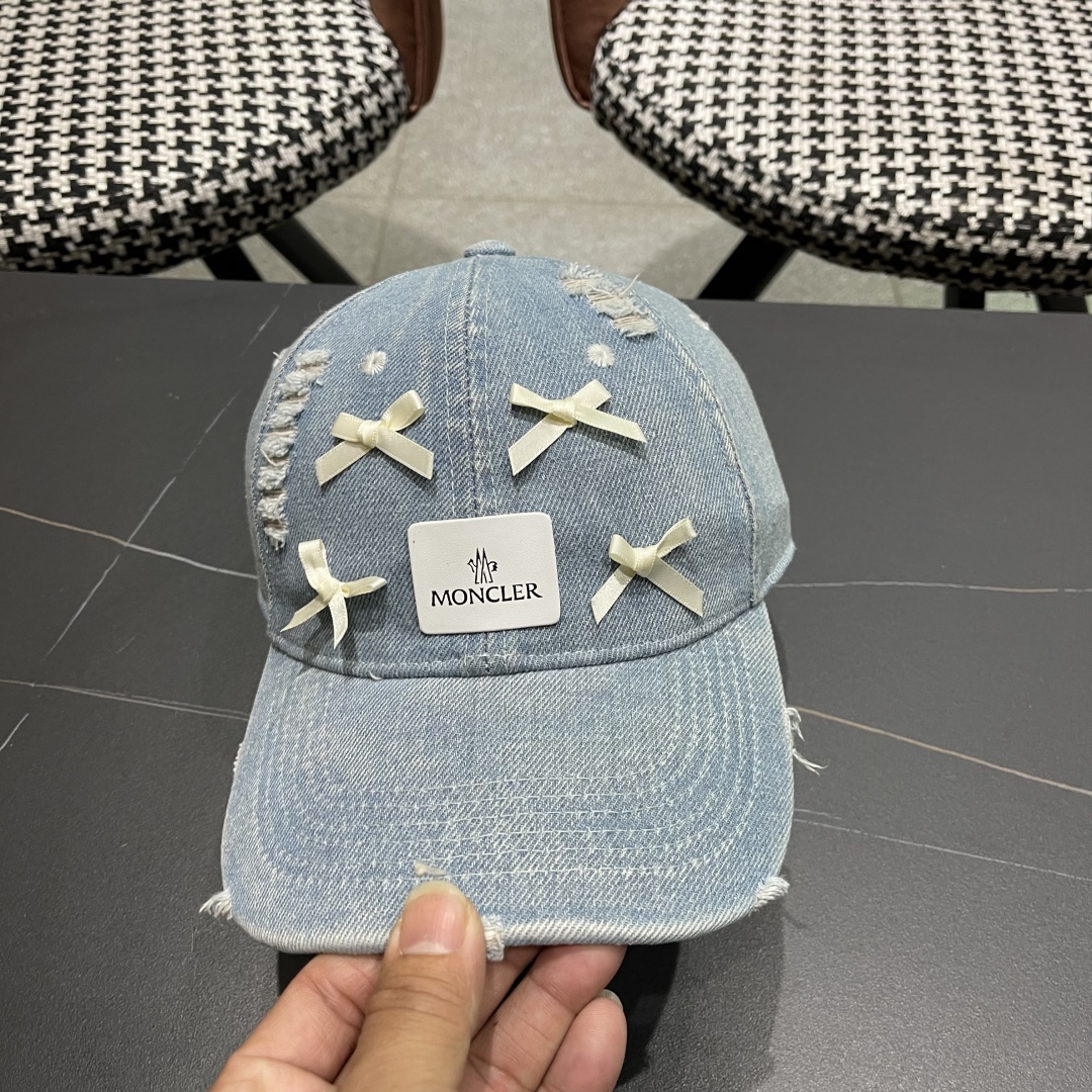  Moncler蒙口 水洗牛仔裤破洞蝴蝶结棒球帽2025春新款，防晒复古百搭鸭舌帽子男潮