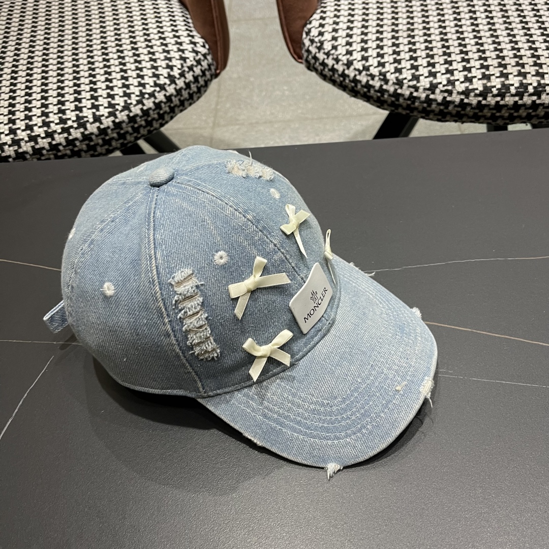  Moncler蒙口 水洗牛仔裤破洞蝴蝶结棒球帽2025春新款，防晒复古百搭鸭舌帽子男潮