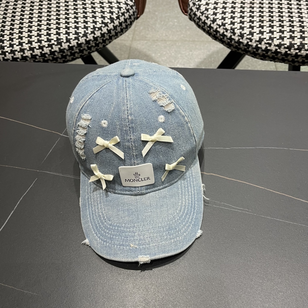  Moncler蒙口 水洗牛仔裤破洞蝴蝶结棒球帽2025春新款，防晒复古百搭鸭舌帽子男潮