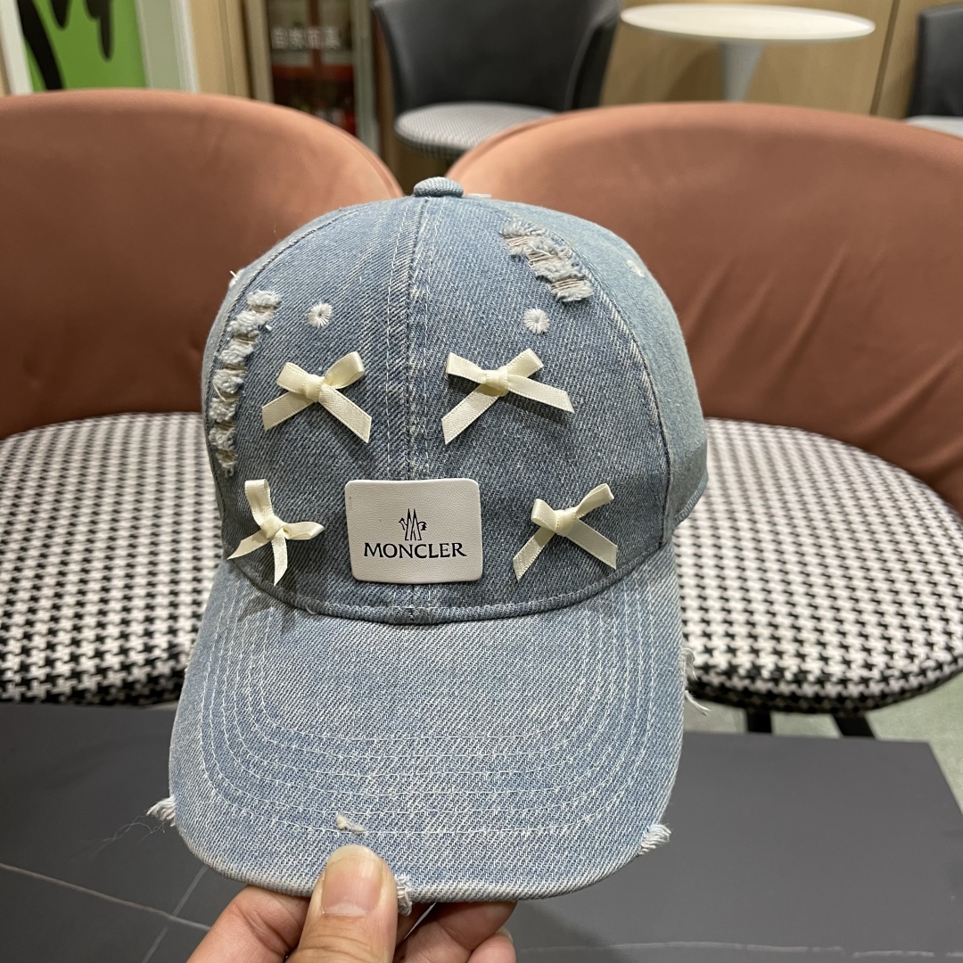  Moncler蒙口 水洗牛仔裤破洞蝴蝶结棒球帽2025春新款，防晒复古百搭鸭舌帽子男潮