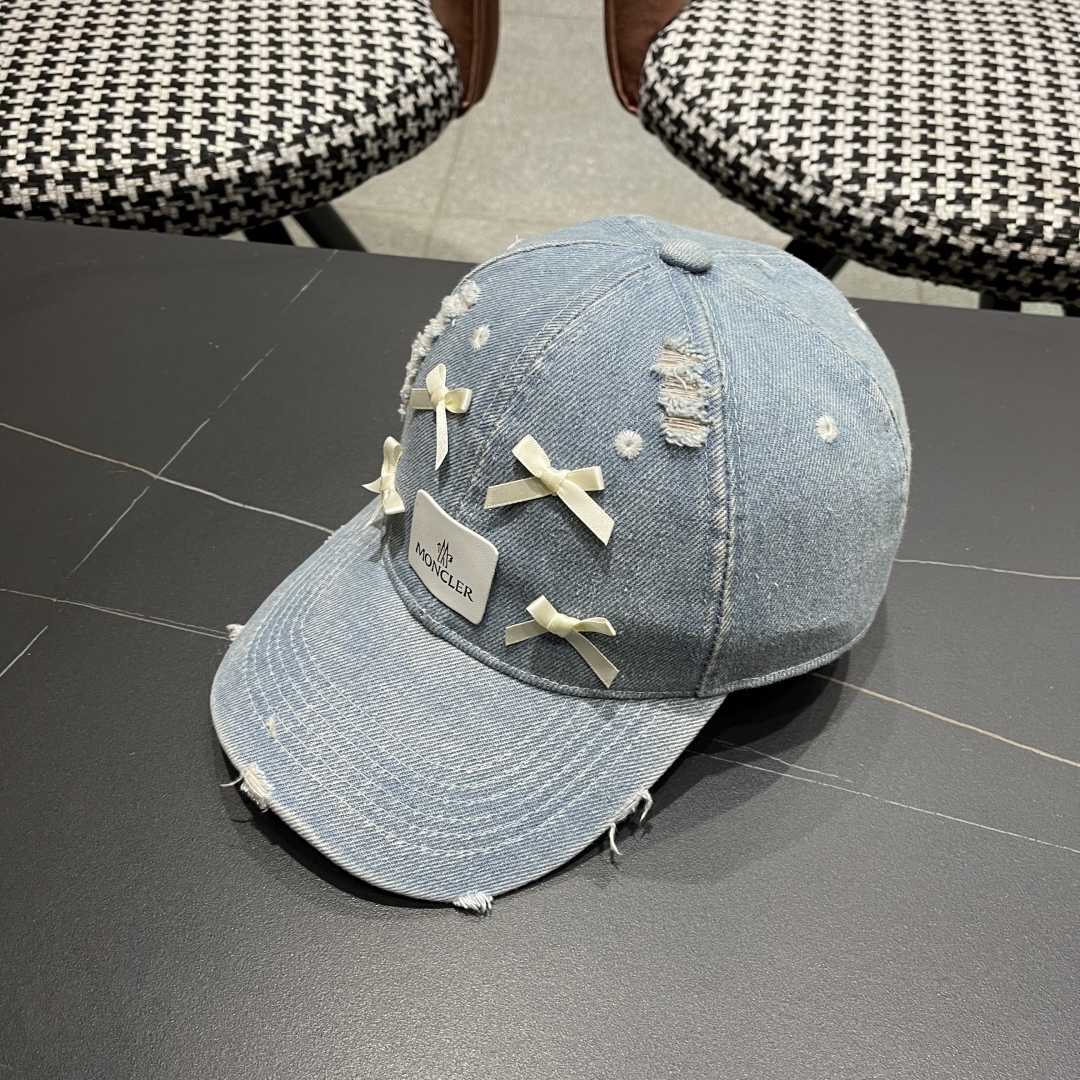  Moncler蒙口 水洗牛仔裤破洞蝴蝶结棒球帽2025春新款，防晒复古百搭鸭舌帽子男潮