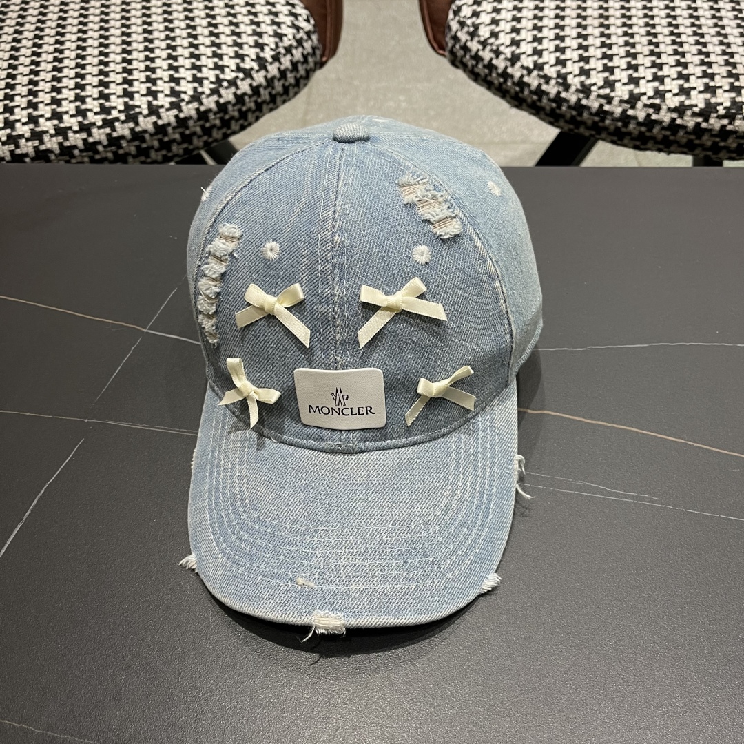  Moncler蒙口 水洗牛仔裤破洞蝴蝶结棒球帽2025春新款，防晒复古百搭鸭舌帽子男潮