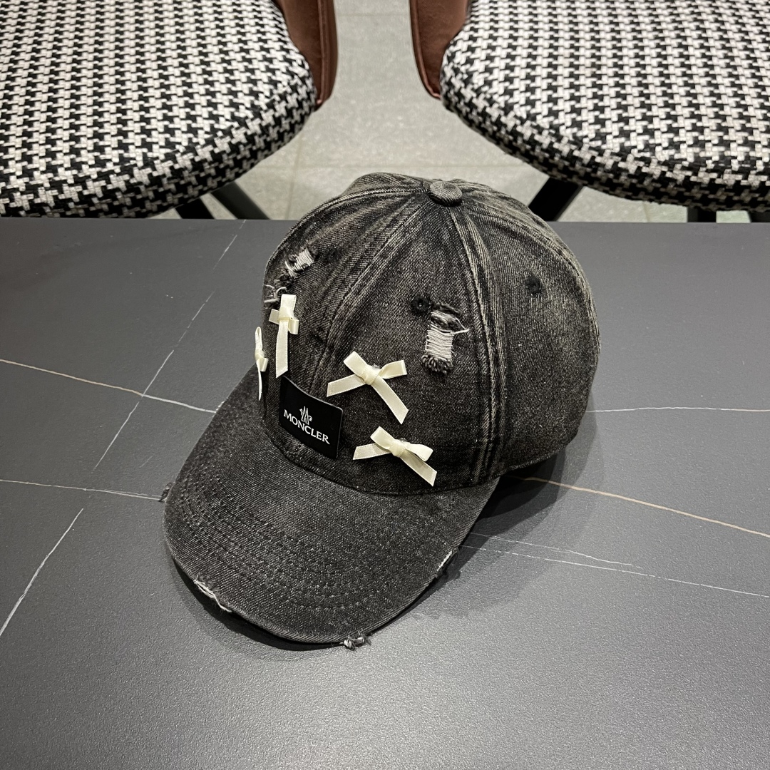 Moncler蒙口 水洗牛仔裤破洞蝴蝶结棒球帽2025春新款，防晒复古百搭鸭舌帽子男潮