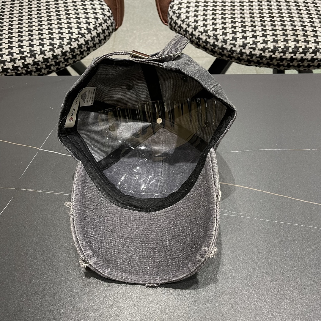  Moncler蒙口 水洗牛仔裤破洞蝴蝶结棒球帽2025春新款，防晒复古百搭鸭舌帽子男潮