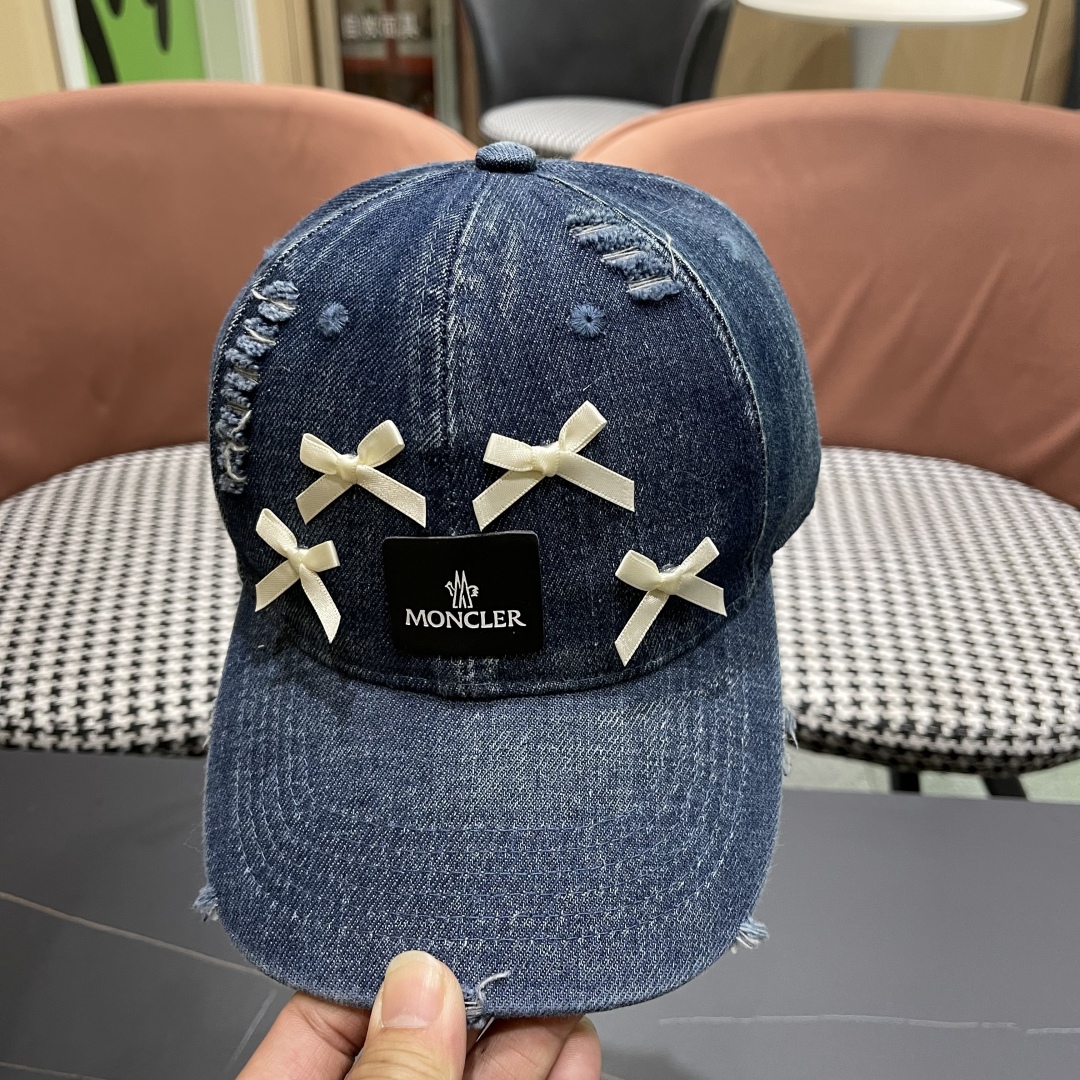  Moncler蒙口 水洗牛仔裤破洞蝴蝶结棒球帽2025春新款，防晒复古百搭鸭舌帽子男潮
