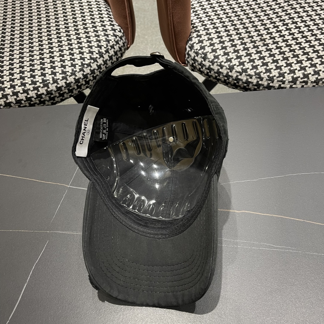  香奈儿Chanel2025新款做旧破洞棒球帽当下爆热的色系-街头感十足！