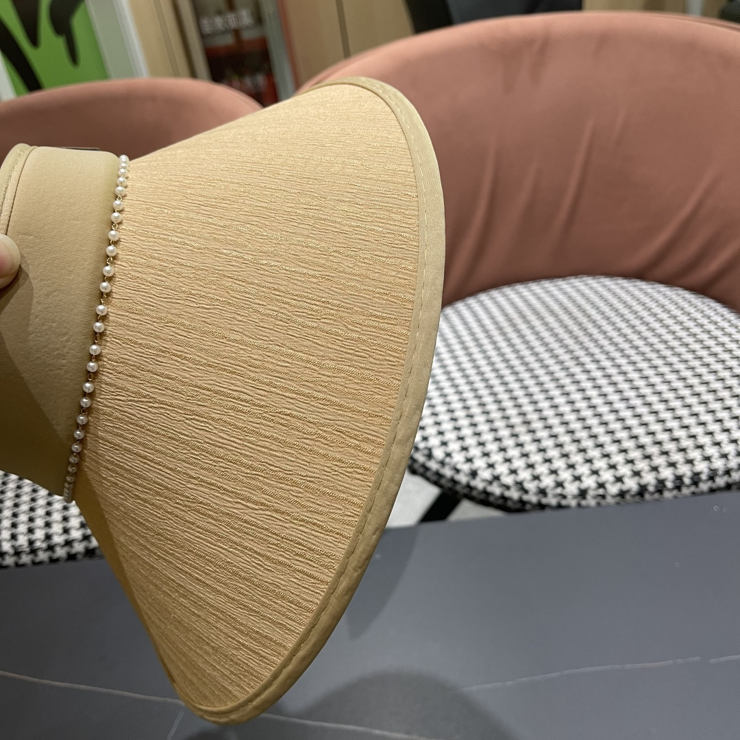  Moncler蒙口 帽子女夏天空顶帽高级感珍珠遮阳帽防紫外线
透气遮脸太阳帽潮