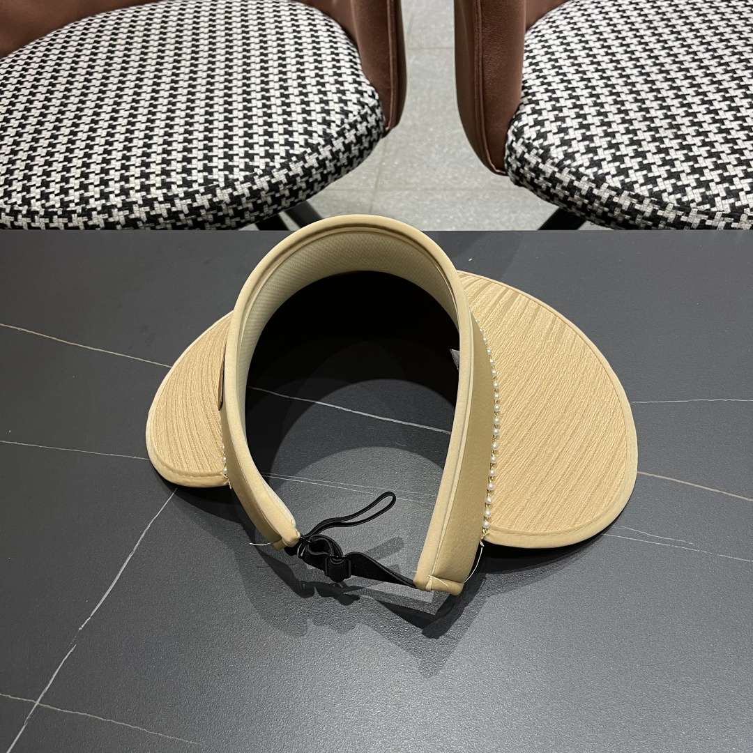  Moncler蒙口 帽子女夏天空顶帽高级感珍珠遮阳帽防紫外线
透气遮脸太阳帽潮