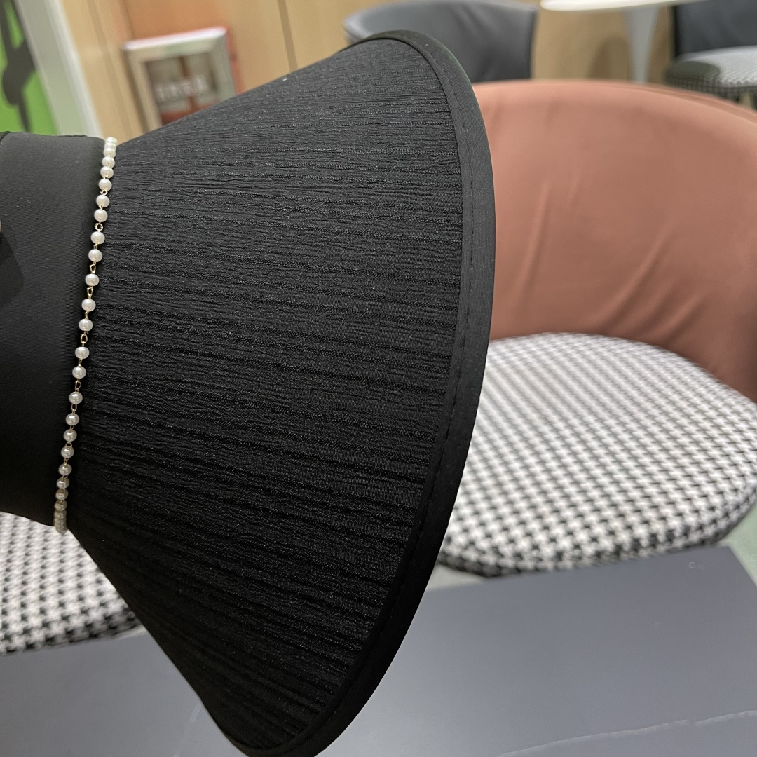  Moncler蒙口 帽子女夏天空顶帽高级感珍珠遮阳帽防紫外线
透气遮脸太阳帽潮