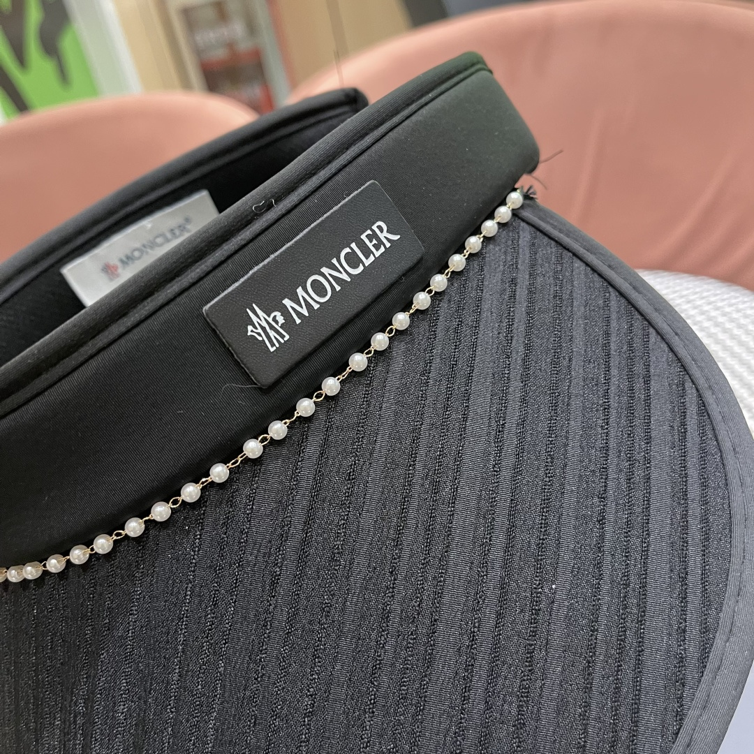  Moncler蒙口 帽子女夏天空顶帽高级感珍珠遮阳帽防紫外线
透气遮脸太阳帽潮