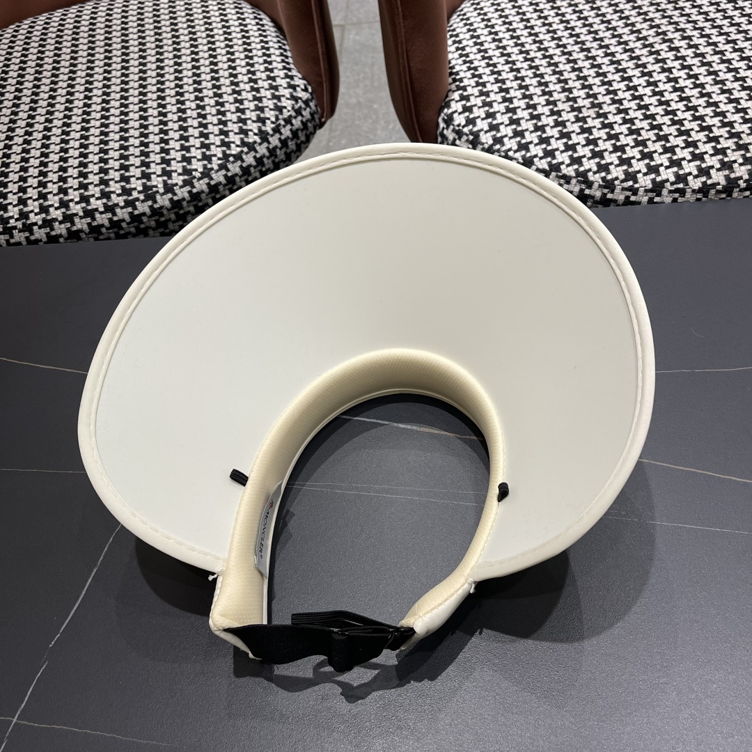  Moncler蒙口 帽子女夏天空顶帽高级感珍珠遮阳帽防紫外线
透气遮脸太阳帽潮