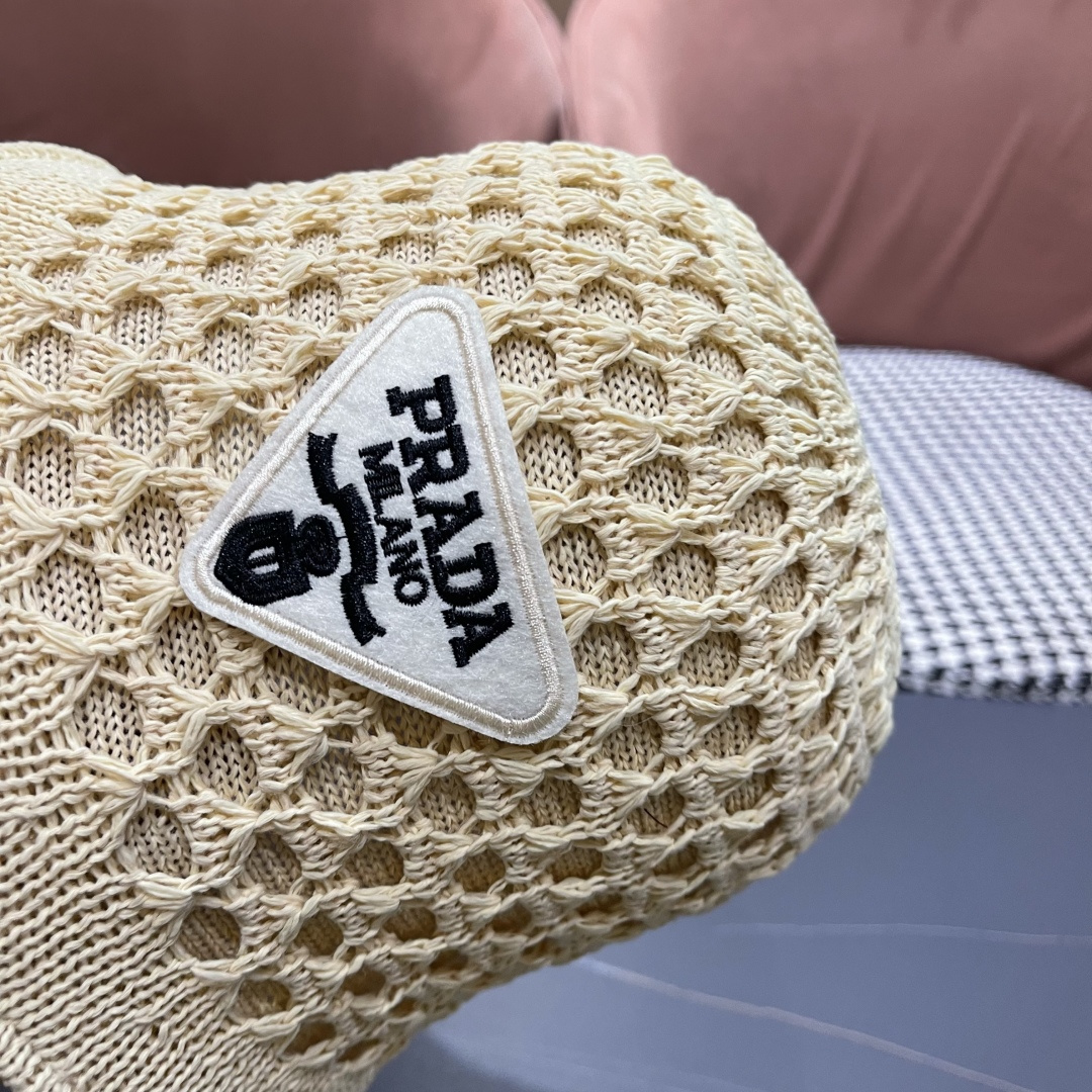  普拉达Prada 夏季时尚针织盆帽双面防晒遮阳渔夫帽女时尚
百搭素颜显脸小水桶帽
小