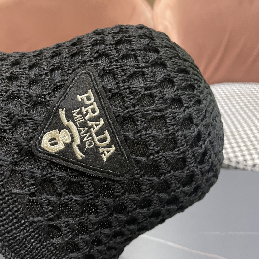  普拉达Prada 夏季时尚针织盆帽双面防晒遮阳渔夫帽女时尚
百搭素颜显脸小水桶帽
小