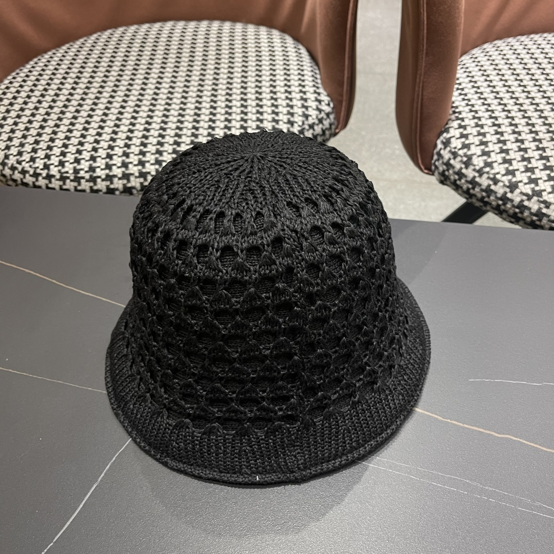  普拉达Prada 夏季时尚针织盆帽双面防晒遮阳渔夫帽女时尚
百搭素颜显脸小水桶帽
小