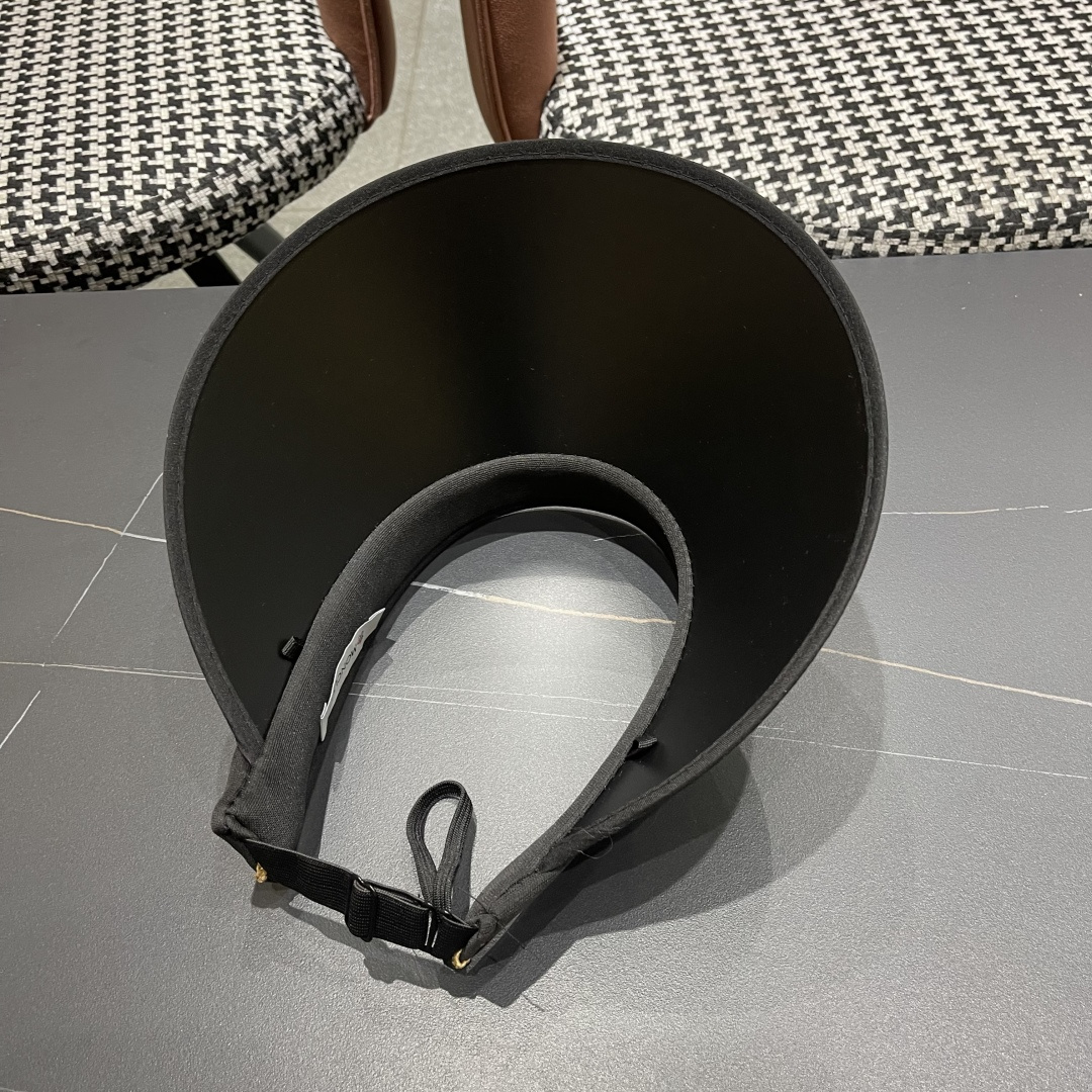 Moncler蒙口 洋气百搭空顶草帽夏防紫外线大帽檐遮阳帽女