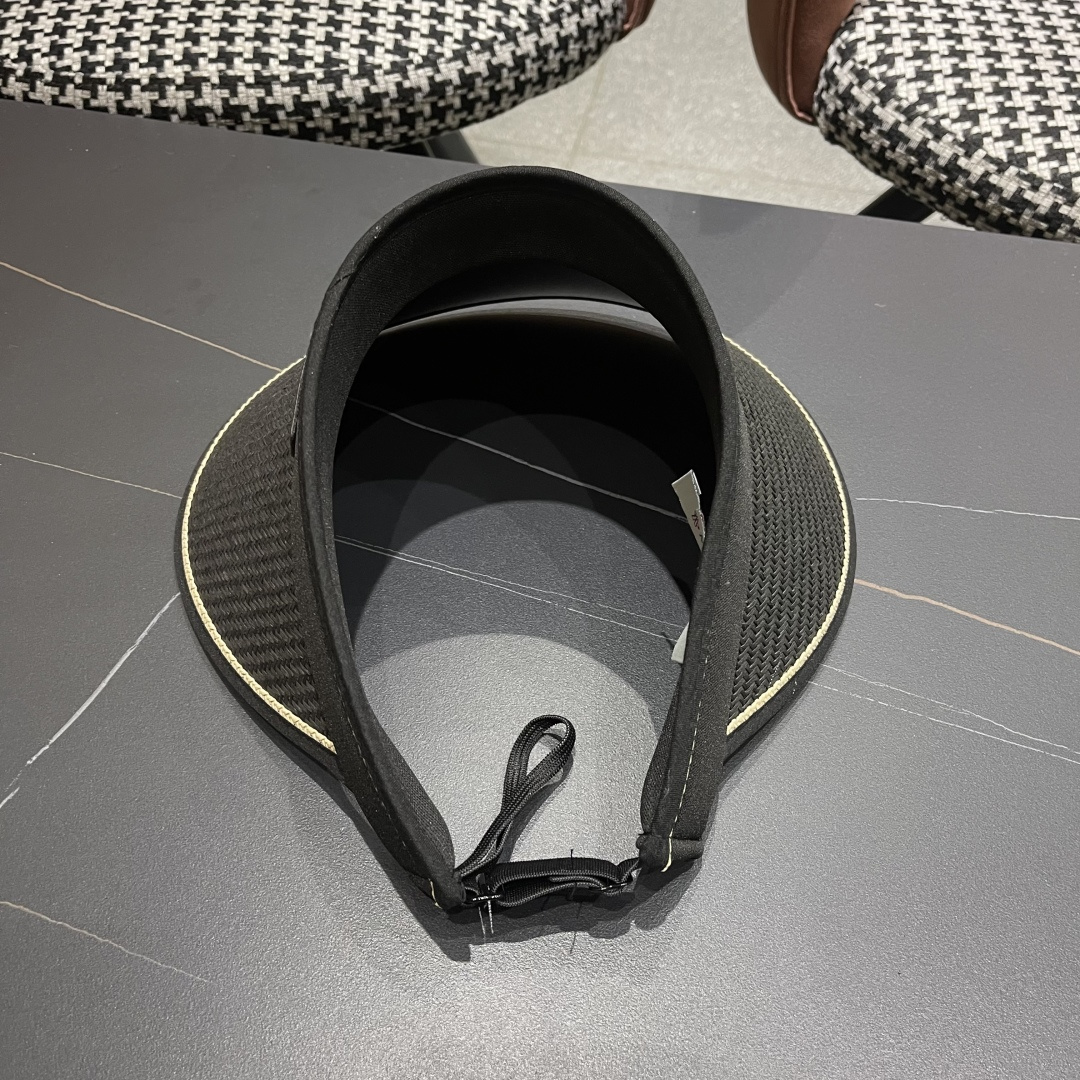 Moncler蒙口 洋气百搭空顶草帽夏防紫外线大帽檐遮阳帽女