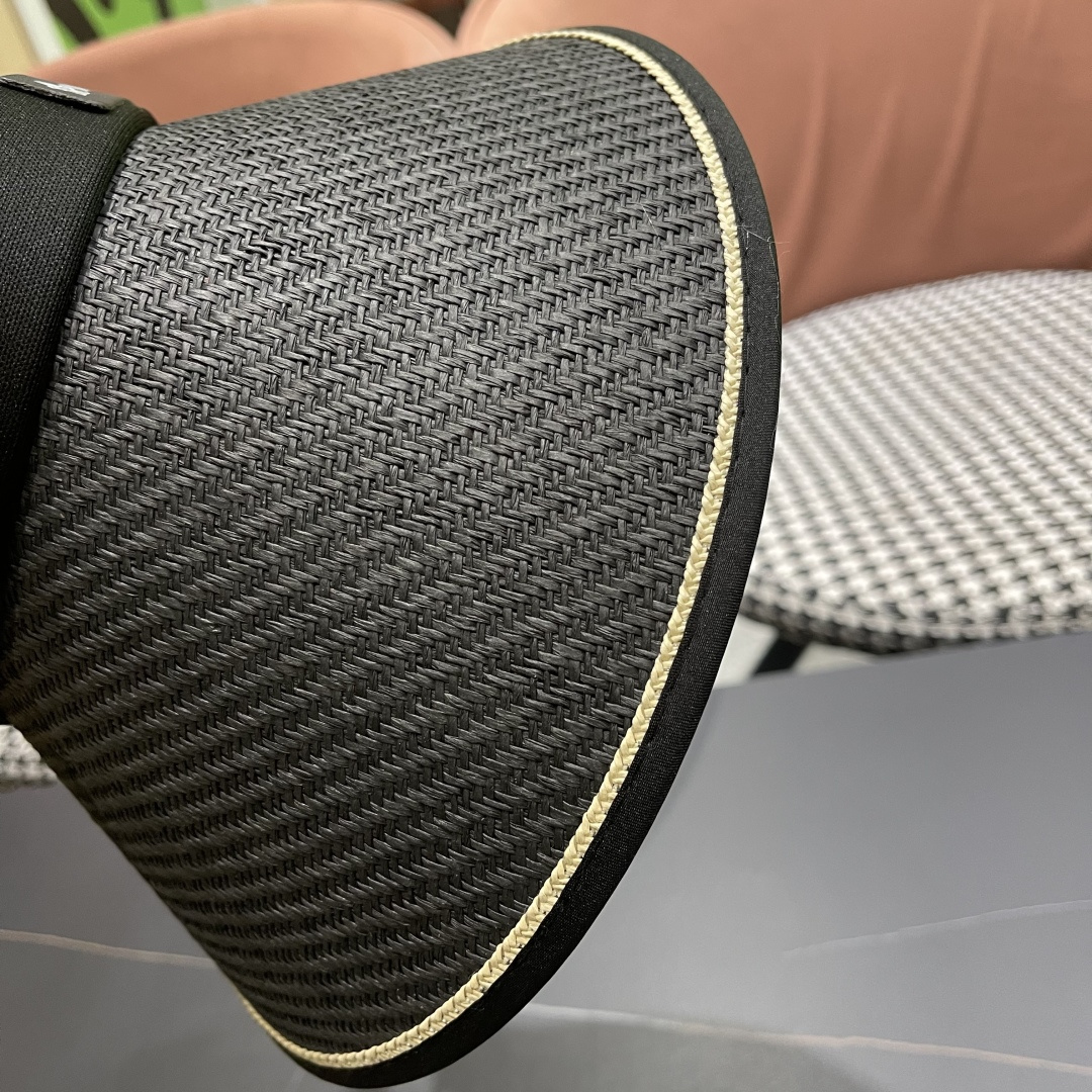 Moncler蒙口 洋气百搭空顶草帽夏防紫外线大帽檐遮阳帽女