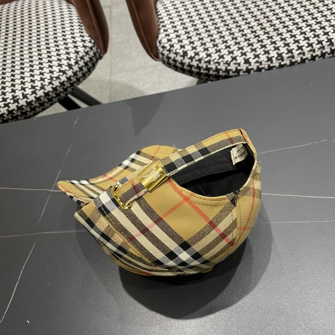 Burberry（巴宝莉） 渔夫帽 棒球帽 专柜热卖款纯棉内里，轻盈透气。完美版型，对格精准无误，原厂品