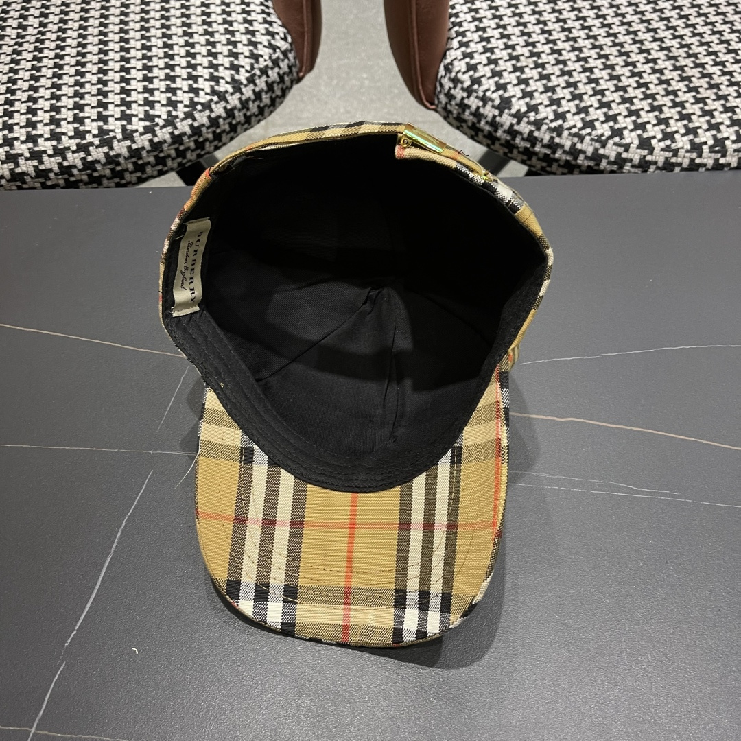 Burberry（巴宝莉） 渔夫帽 棒球帽 专柜热卖款纯棉内里，轻盈透气。完美版型，对格精准无误，原厂品
