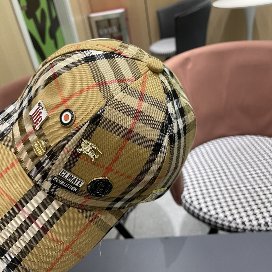 Burberry（巴宝莉） 渔夫帽 棒球帽 专柜热卖款纯棉内里，轻盈透气。完美版型，对格精准无误，原厂品