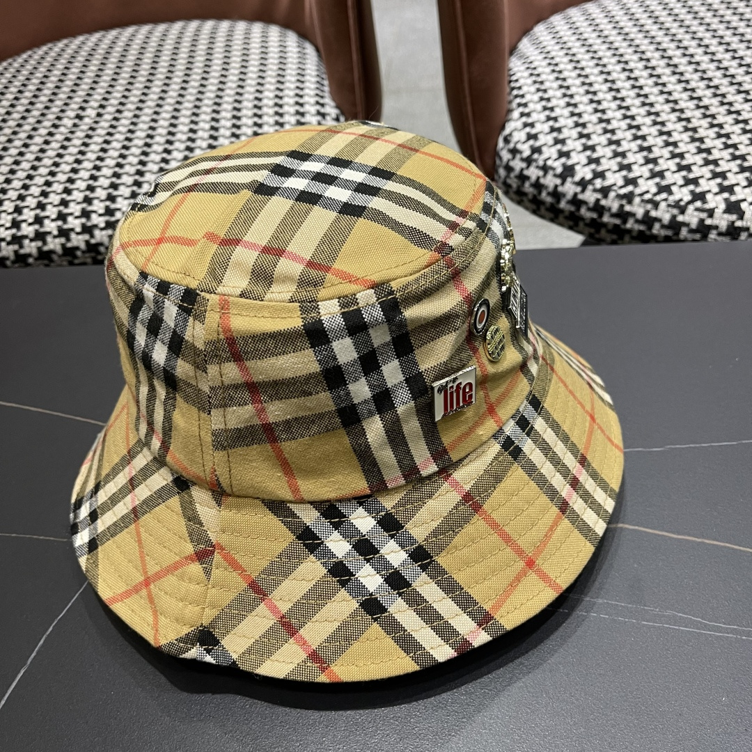 Burberry（巴宝莉） 渔夫帽 棒球帽 专柜热卖款纯棉内里，轻盈透气。完美版型，对格精准无误，原厂品