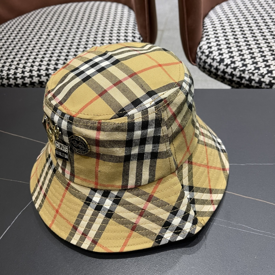 Burberry（巴宝莉） 渔夫帽 棒球帽 专柜热卖款纯棉内里，轻盈透气。完美版型，对格精准无误，原厂品