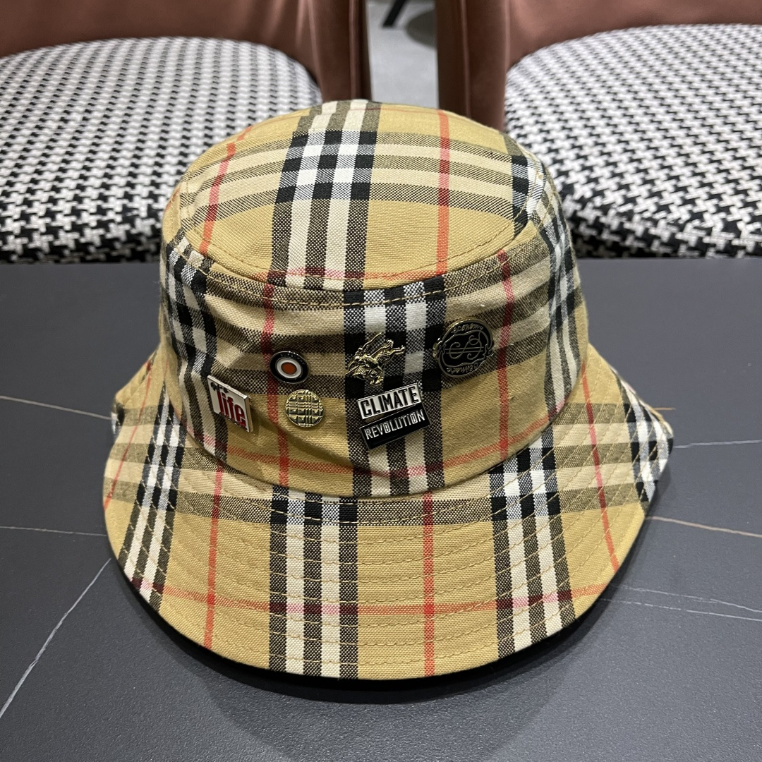 NO:360600,Burberry 70 Fisherman's Hat 65 Baseball Hat The hot-selling model of the counter is pure cotton inside, light and breathable. The perfect version is accurate and accurate for the texture, original quality, exclusive physical shots, suitable for both men and women!  ,hat, straw hat, fisherman hat, baseball hat, hat, burberry, burberry, espadrilles, hatsBurberry（巴宝莉）70 渔夫帽 65棒球帽 专柜热卖款纯棉内里,轻盈透气.完美版型,对格精准无误,原厂品质,独家实物拍摄,男女适用！,帽子草帽渔夫帽棒球帽,帽子,burberry,burberry,espadrilles,hats,hat