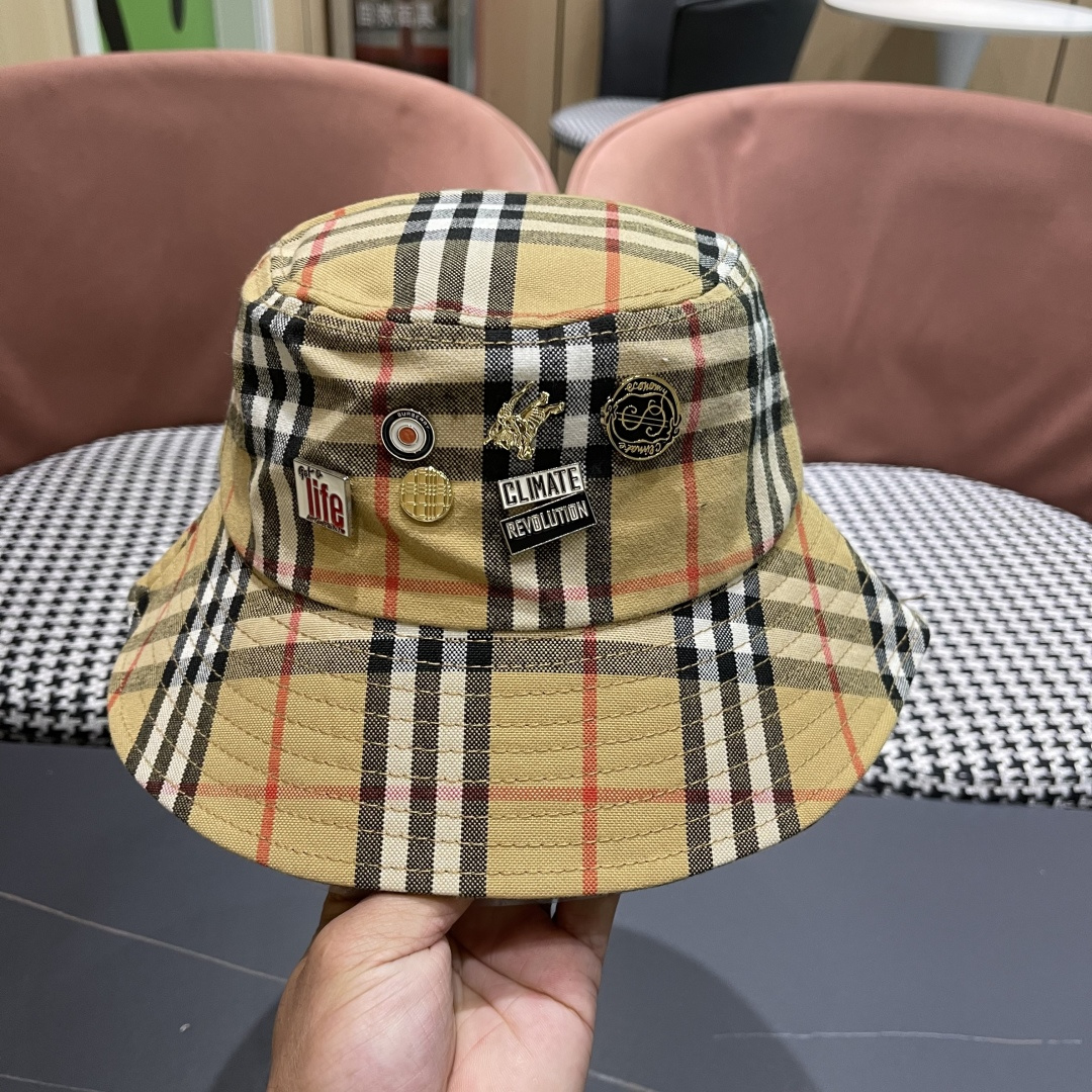 Burberry（巴宝莉） 渔夫帽 棒球帽 专柜热卖款纯棉内里，轻盈透气。完美版型，对格精准无误，原厂品