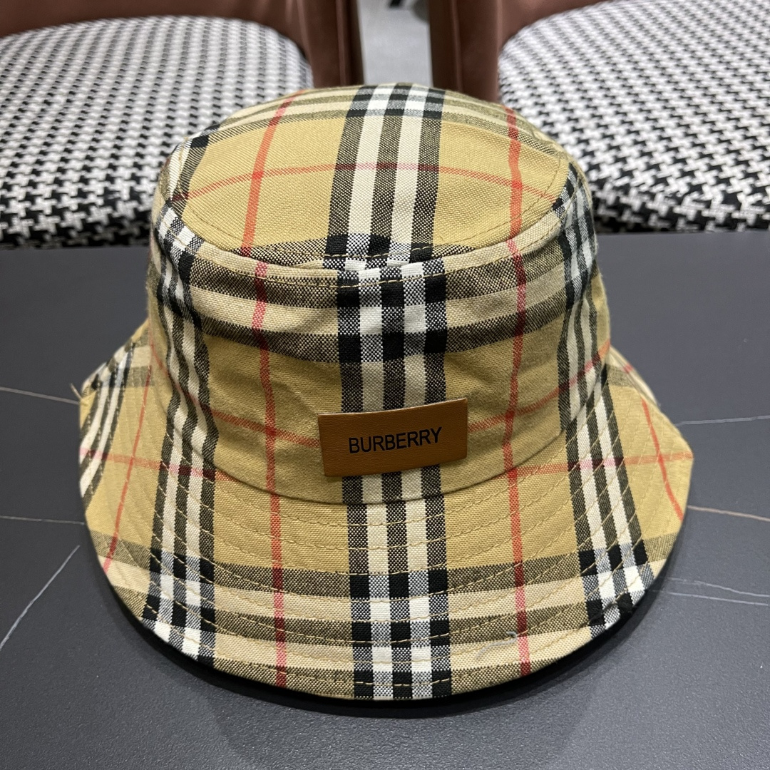 Burberry（巴宝莉） 渔夫帽 棒球帽 专柜热卖款纯棉内里，轻盈透气。完美版型，对格精准无误，原厂品
