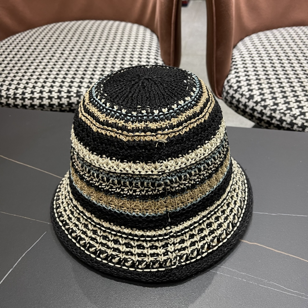  Burberry（巴宝莉）春夏针织镂空撞色条纹渔夫帽女百搭防晒出游遞阳
帽显脸小水桶帽潮